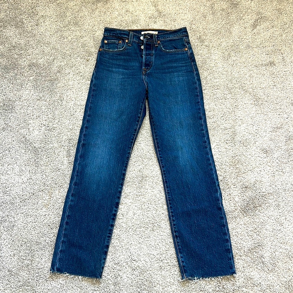 NWOT Levi’s Wedgie Straight Leg Raw Hem Jeans Dark Wash size 25